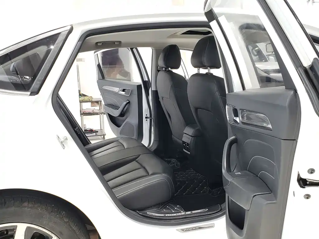 Roewe i6 Classic — миниатюра 7