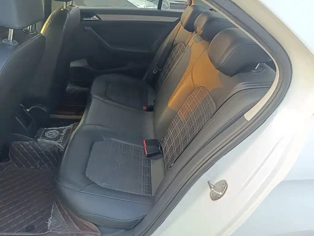 Volkswagen Jetta — миниатюра 17