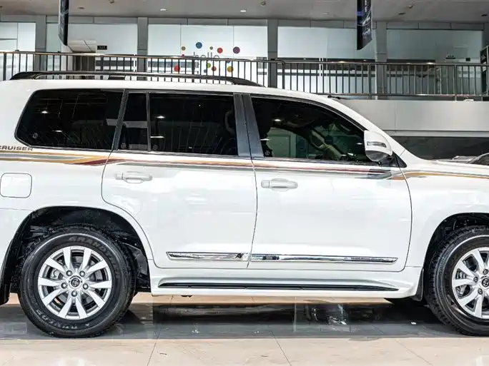 Toyota Land Cruiser 2017 5.7L AT