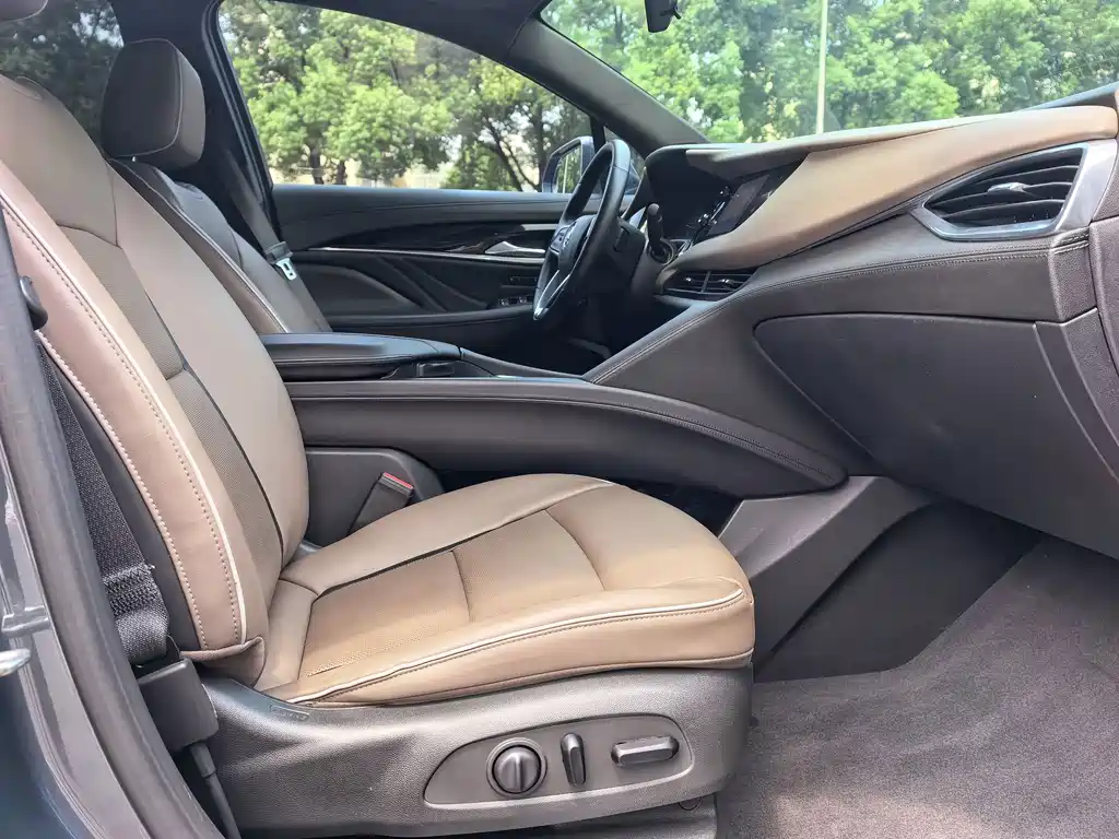 Buick Enclave — миниатюра 12