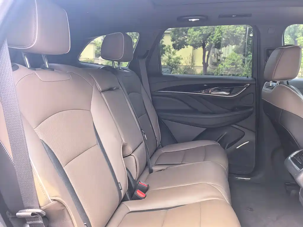 Buick Enclave — миниатюра 24