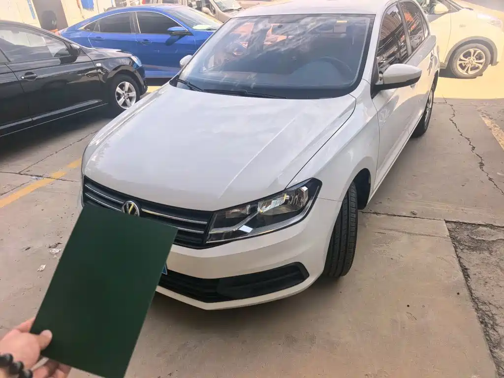 Volkswagen Santana — миниатюра 2