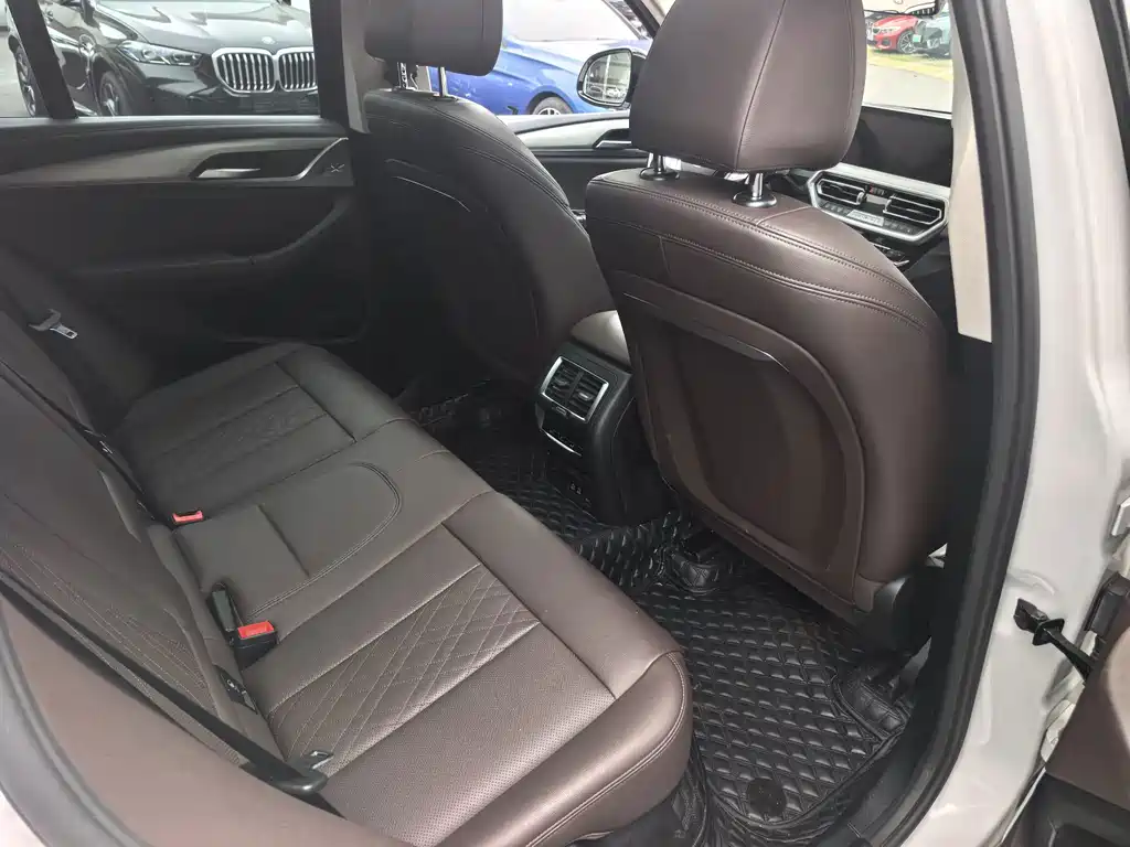 BMW iX3 — миниатюра 19