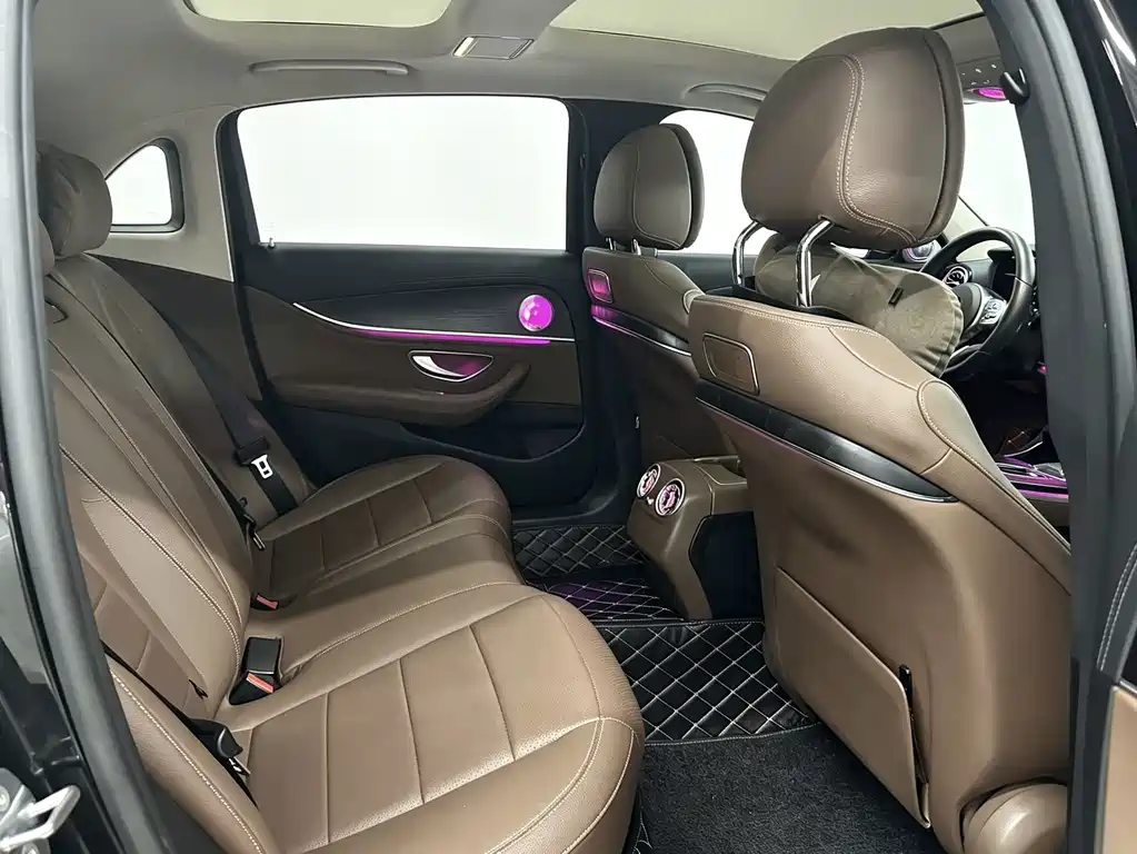 Mercedes-Benz E-Class — миниатюра 6
