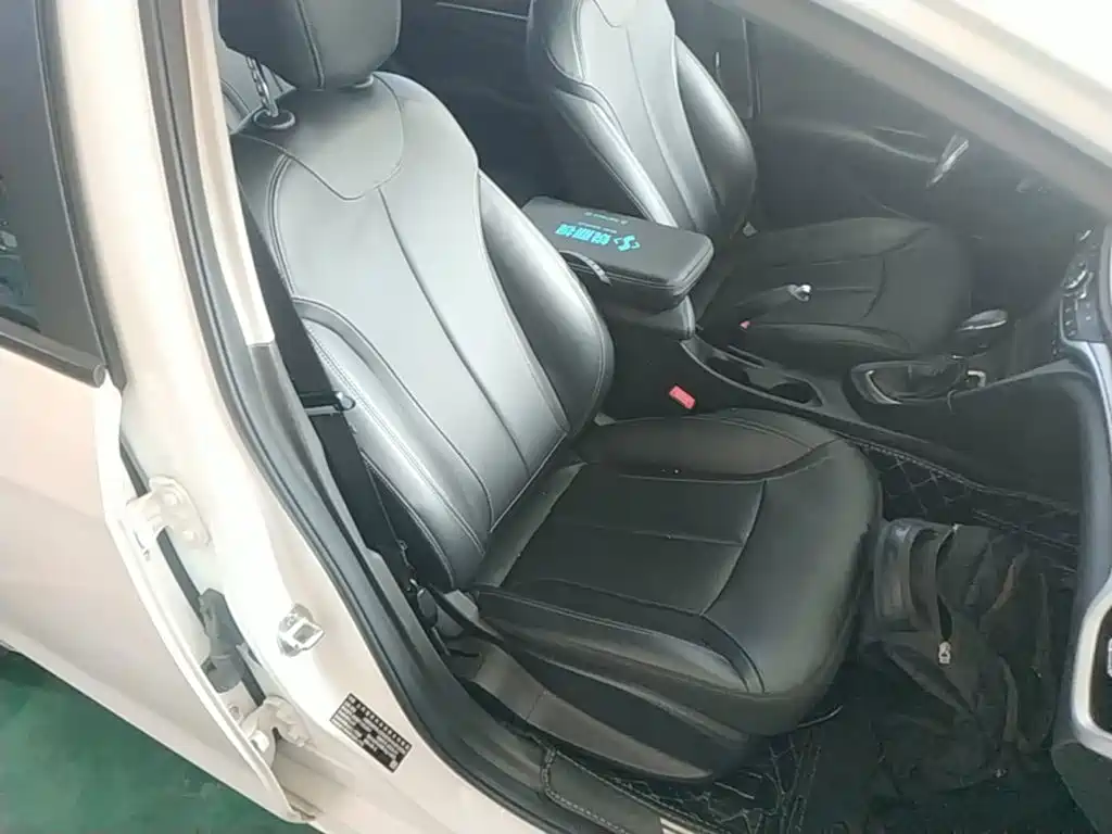 Buick Excelle — миниатюра 25