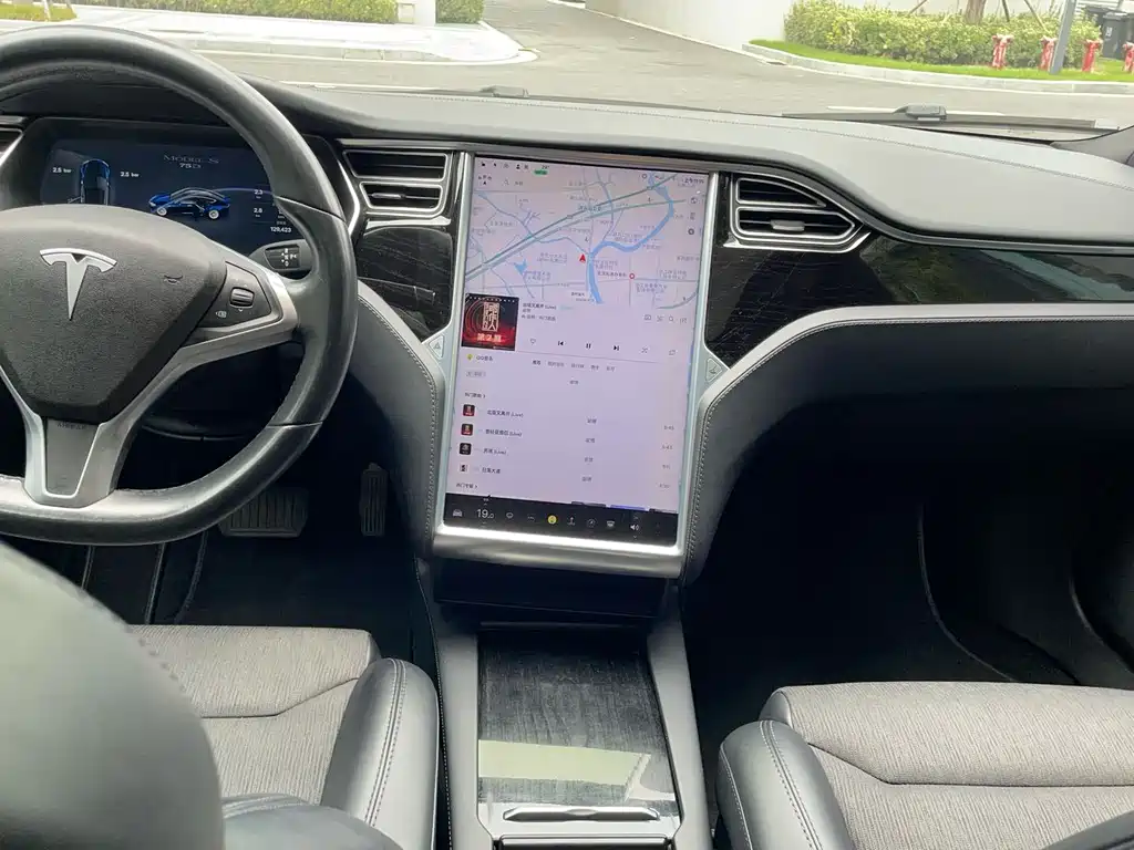 TESLA MODEL S