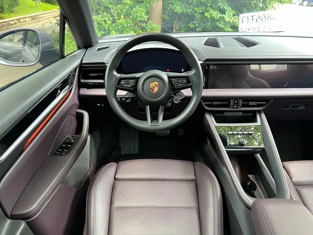 Porsche Macan EV — миниатюра 11