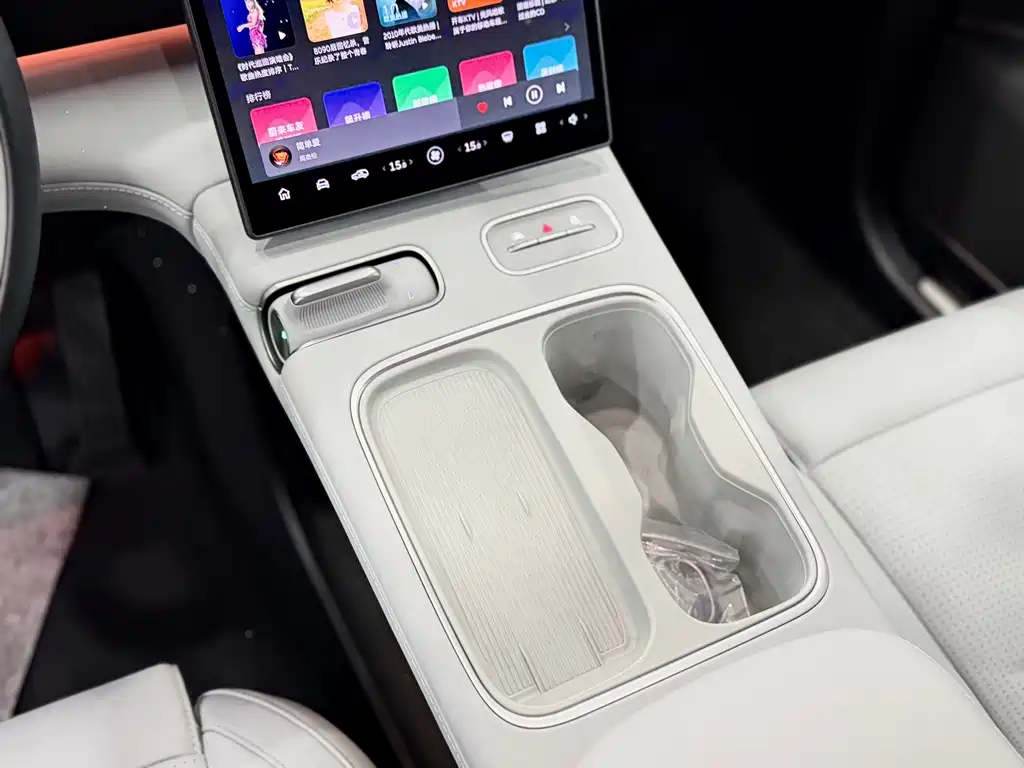 NIO ES6 — миниатюра 14