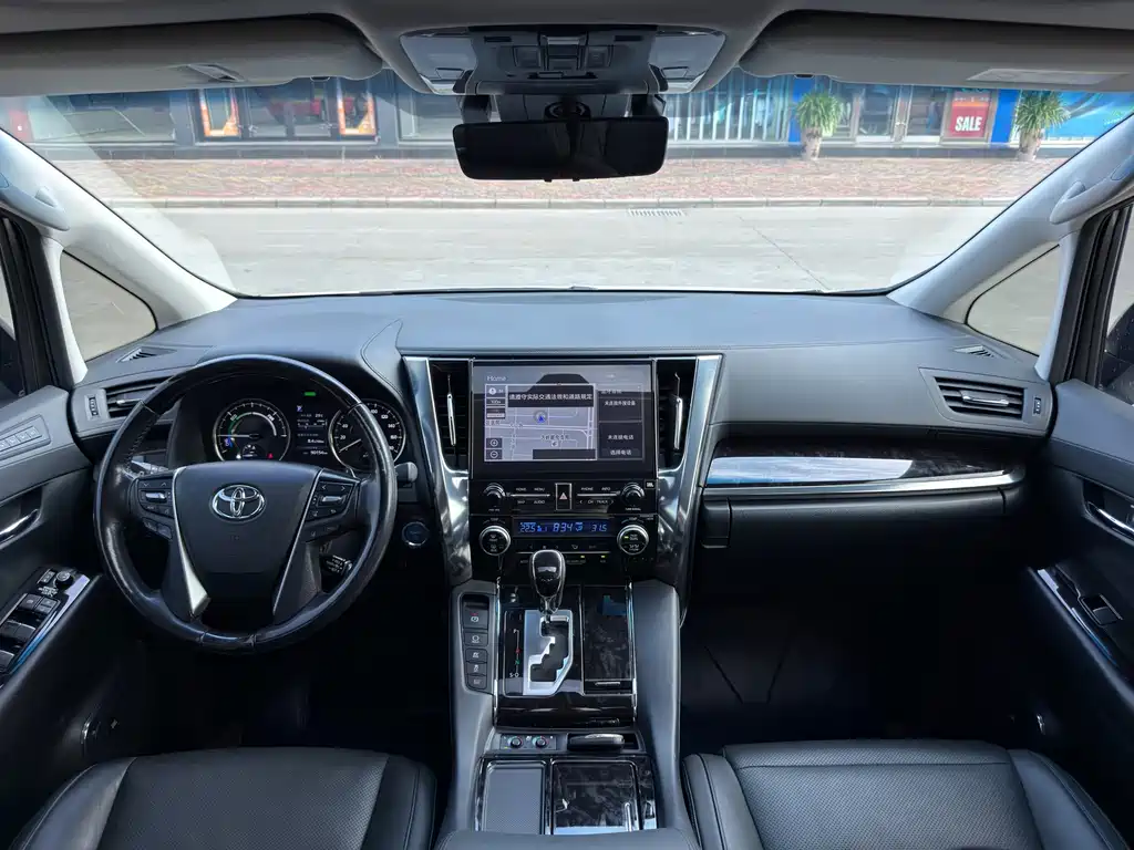Toyota Vellfire — миниатюра 8