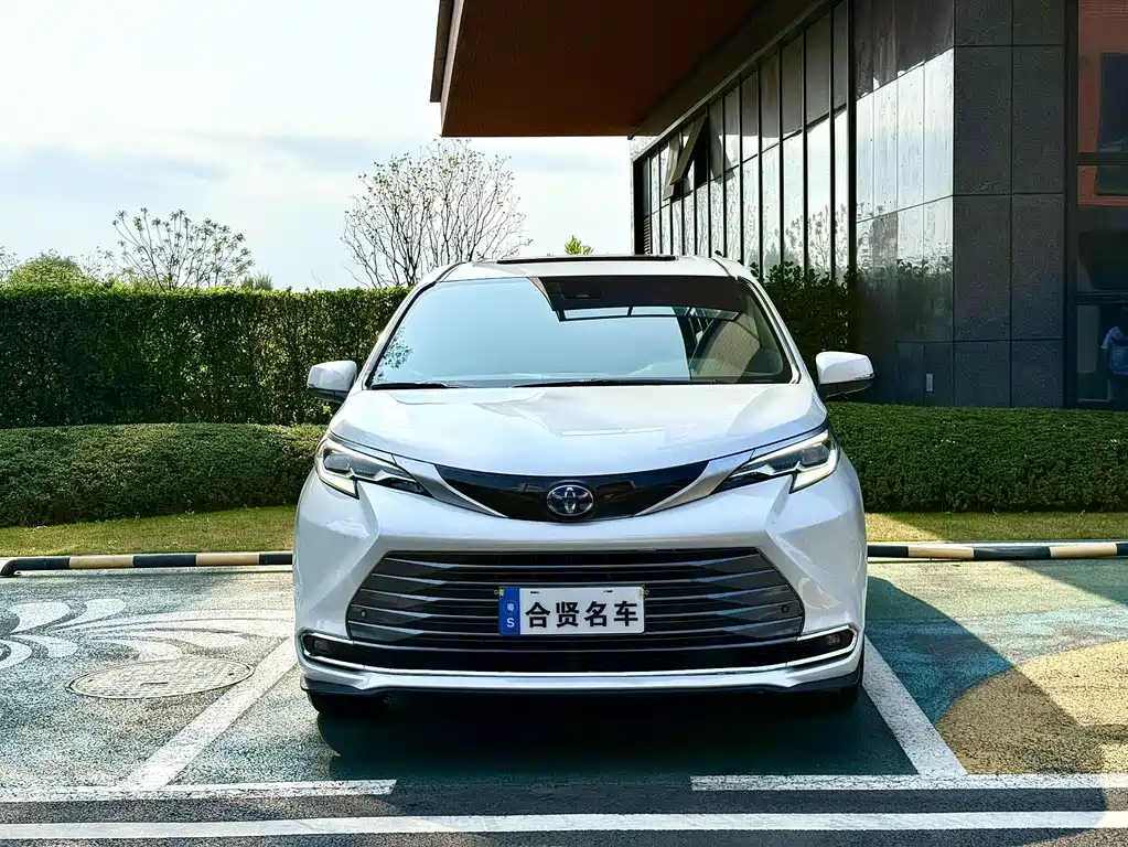 Toyota Sienna 2021 2.5L Luxury