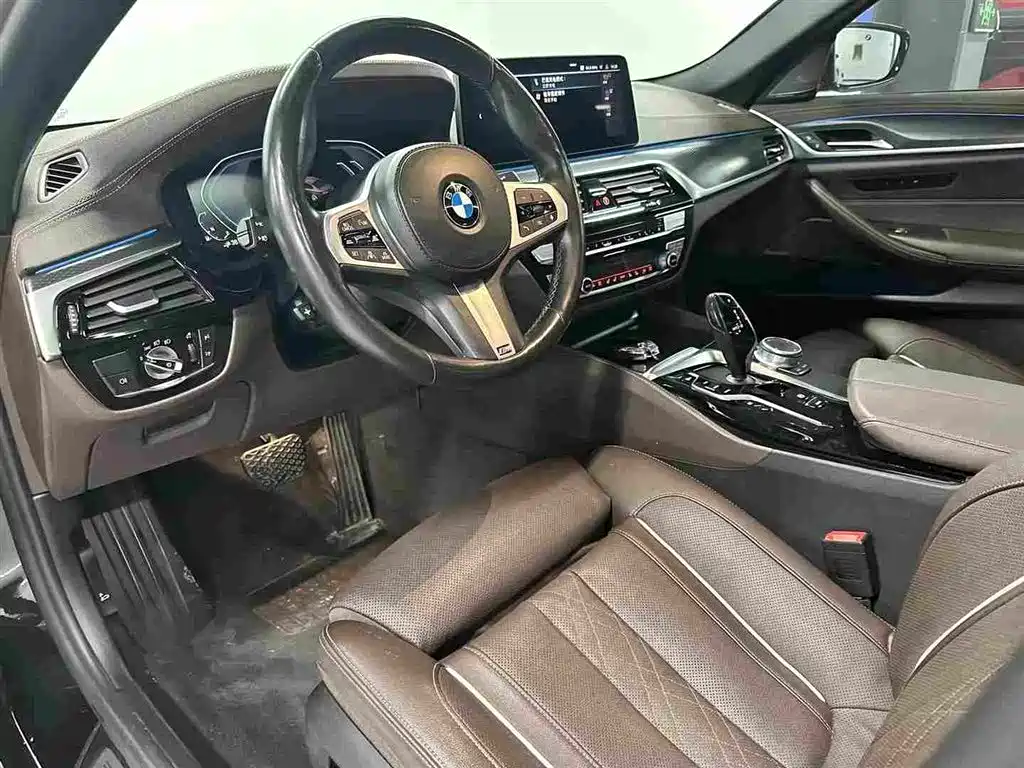 BMW 5 Series New Energy — миниатюра 12