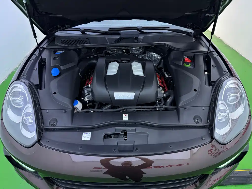 Porsche Cayenne — миниатюра 38