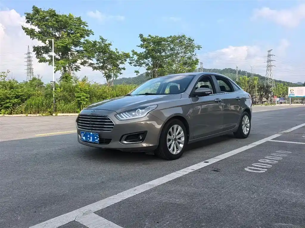 Ford Escort 2015 1.5L Auto Fashion Type