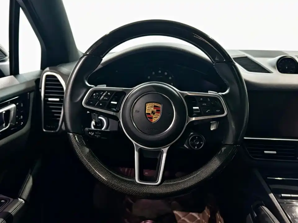 Porsche Cayenne — миниатюра 12