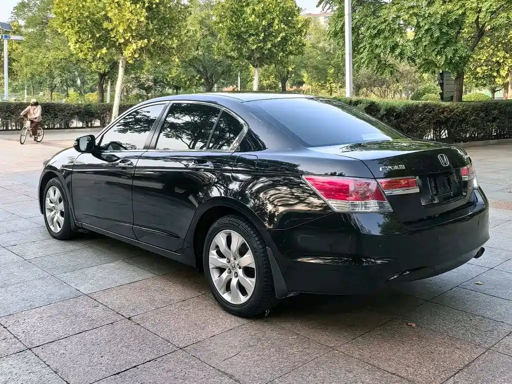 Honda Accord — миниатюра 7