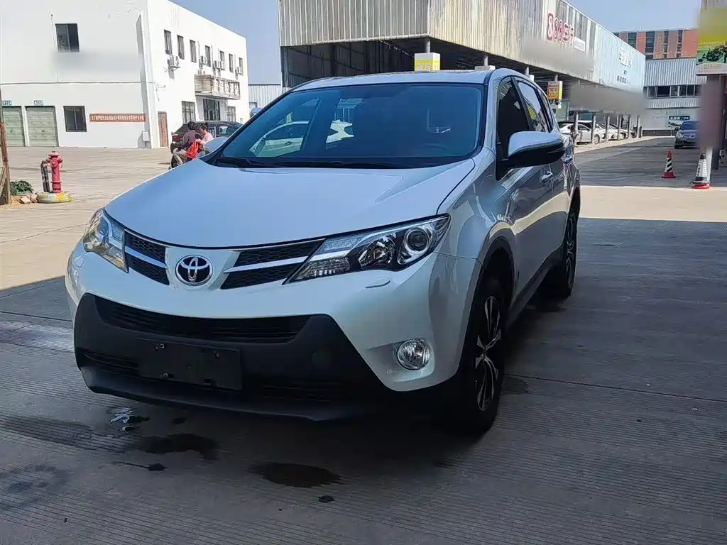Toyota RAV4 2015