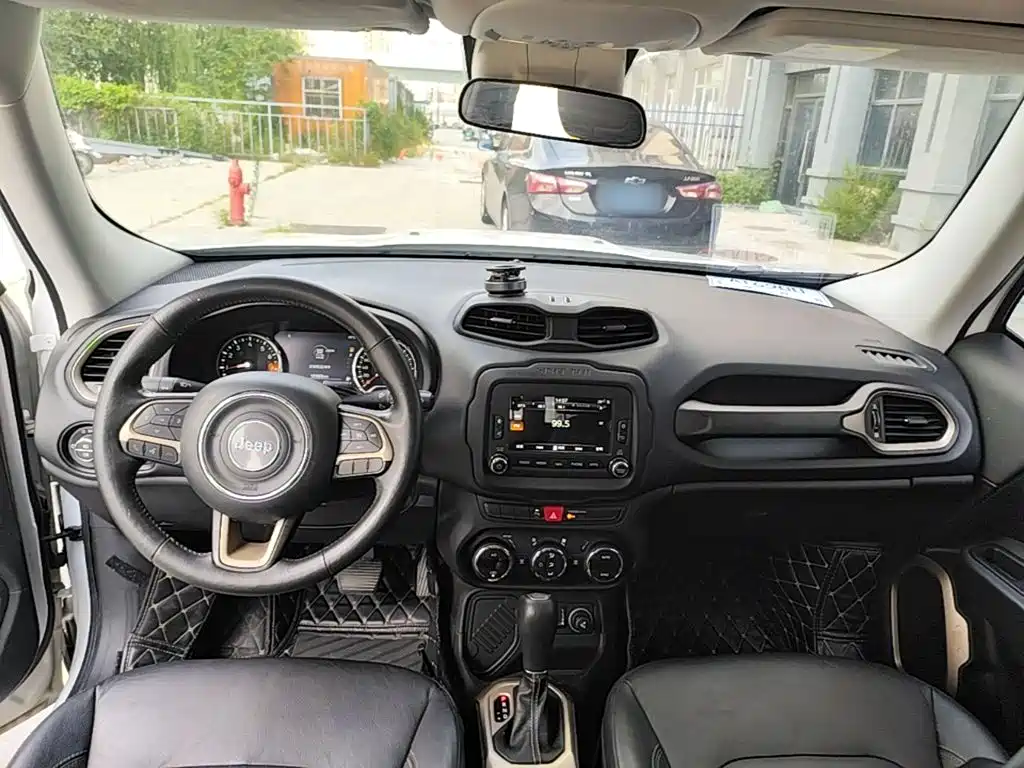 Jeep Renegade — миниатюра 10