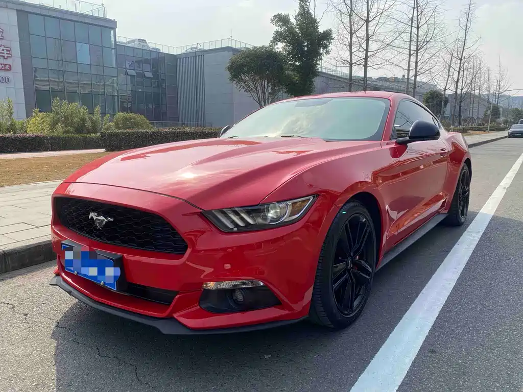 FORD MUSTANG