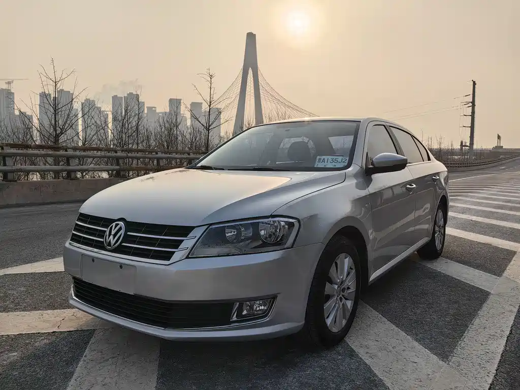 Volkswagen Lavida 2013