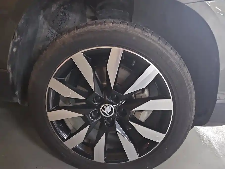 Skoda Karoq — миниатюра 6