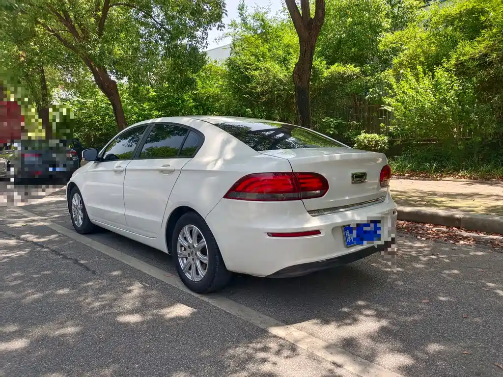 Qoros Qoros 3 — миниатюра 8