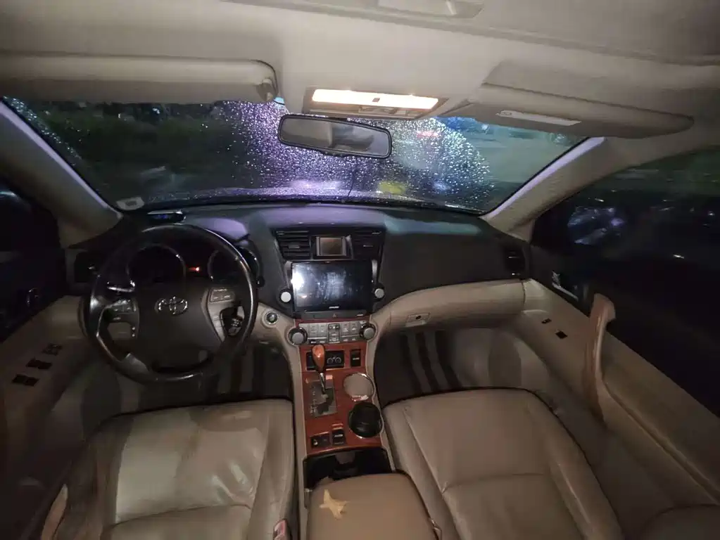 Toyota Highlander (Import) — миниатюра 10