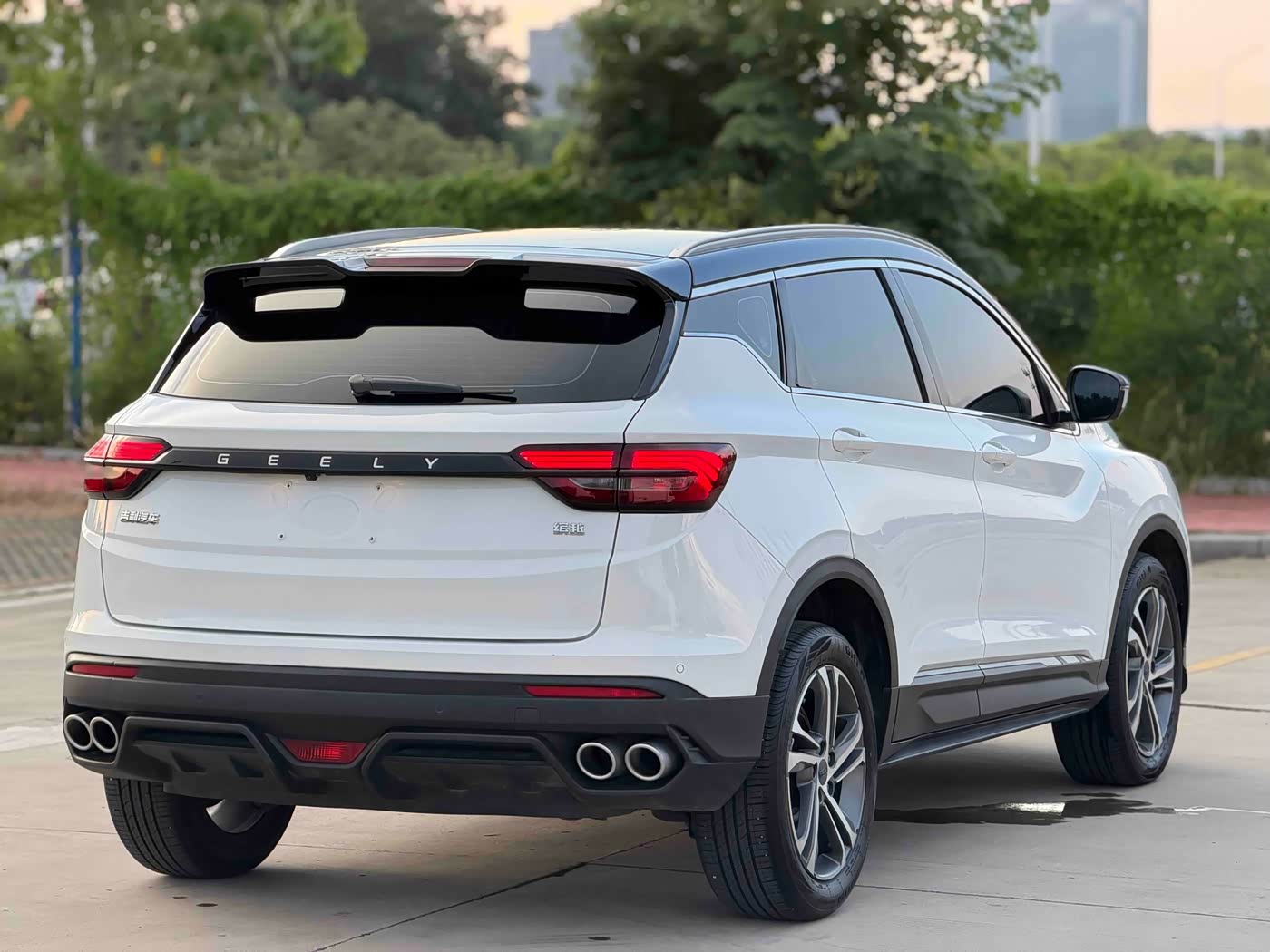 Geely Binyue 1.4 л 2021 г. Белый, пробег 19000 км
