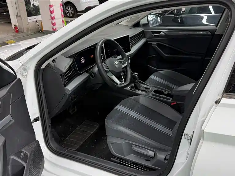 Volkswagen Sagitar 2024 200TSI DSG