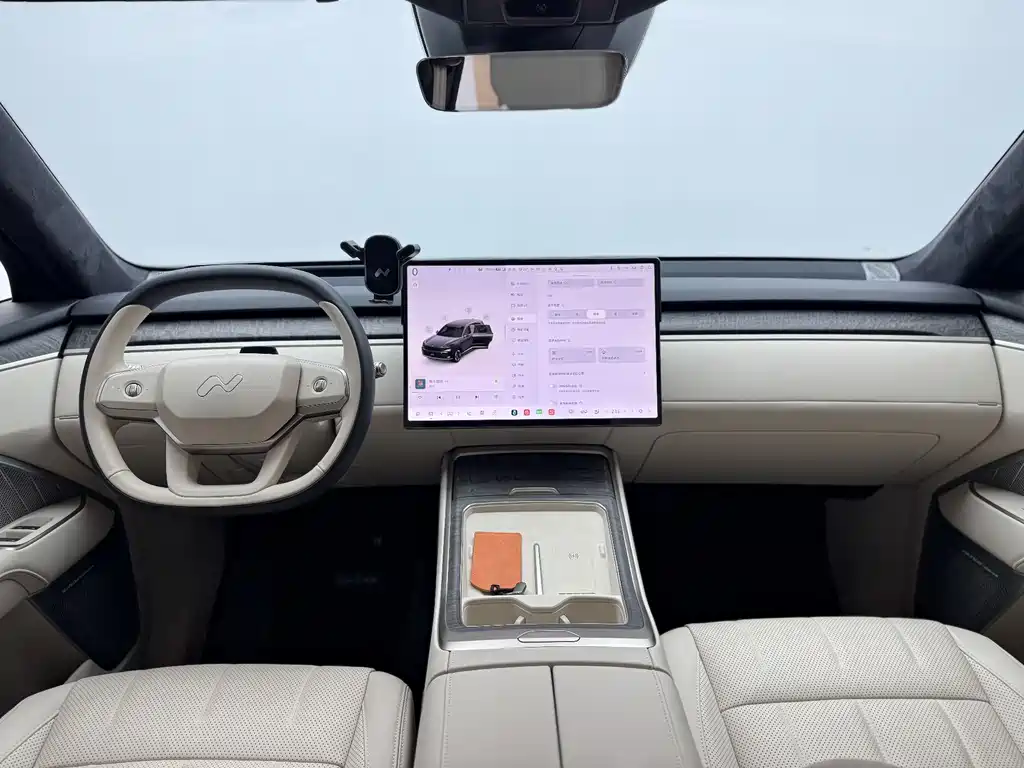 Onvo L90 2025 Max мест