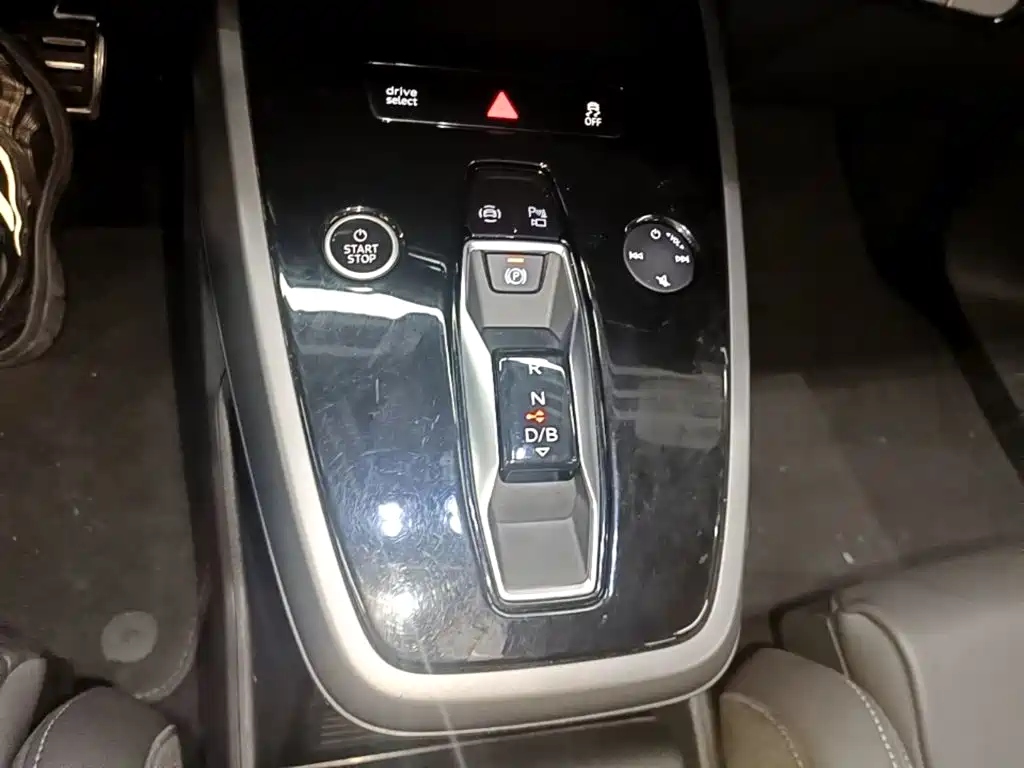 Audi Q5 e-tron — миниатюра 14