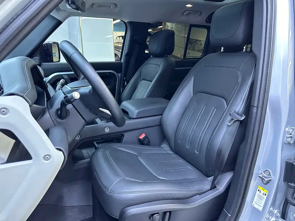 Land Rover Defender — миниатюра 11