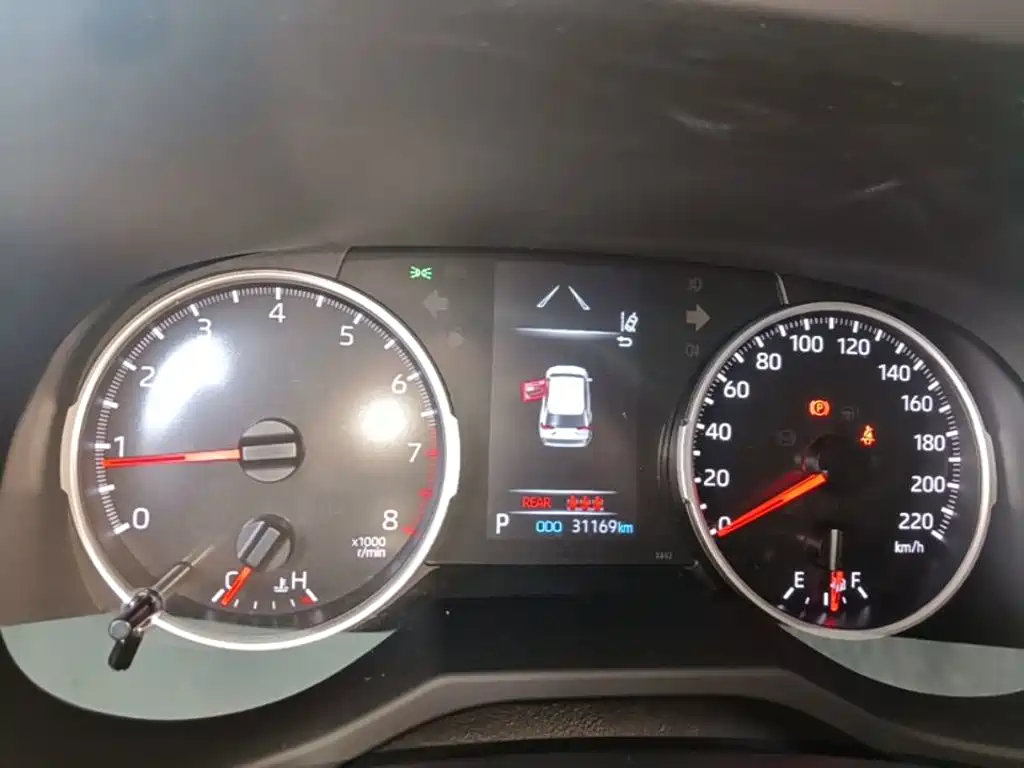 Toyota RAV4 — миниатюра 12