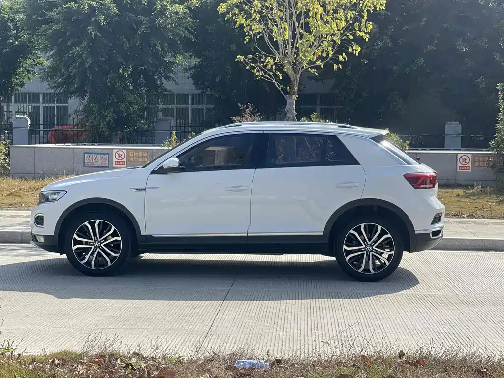 Volkswagen T-Roc 2022 280TSI DSG PLUS