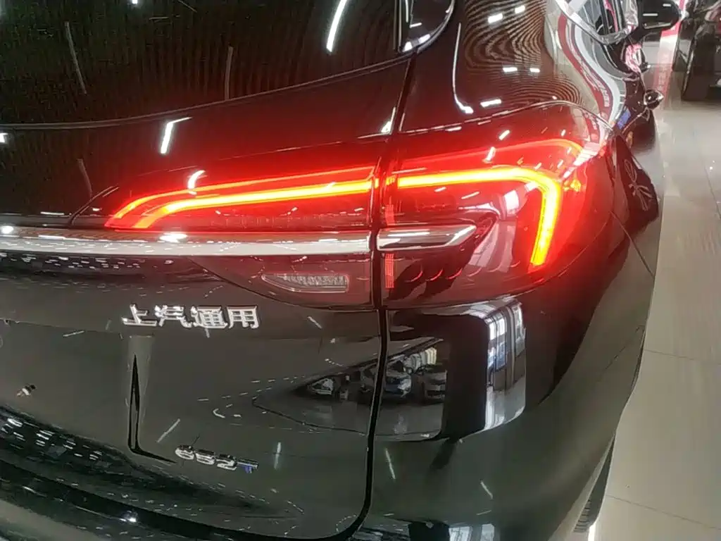 Buick Envision Plus — миниатюра 8
