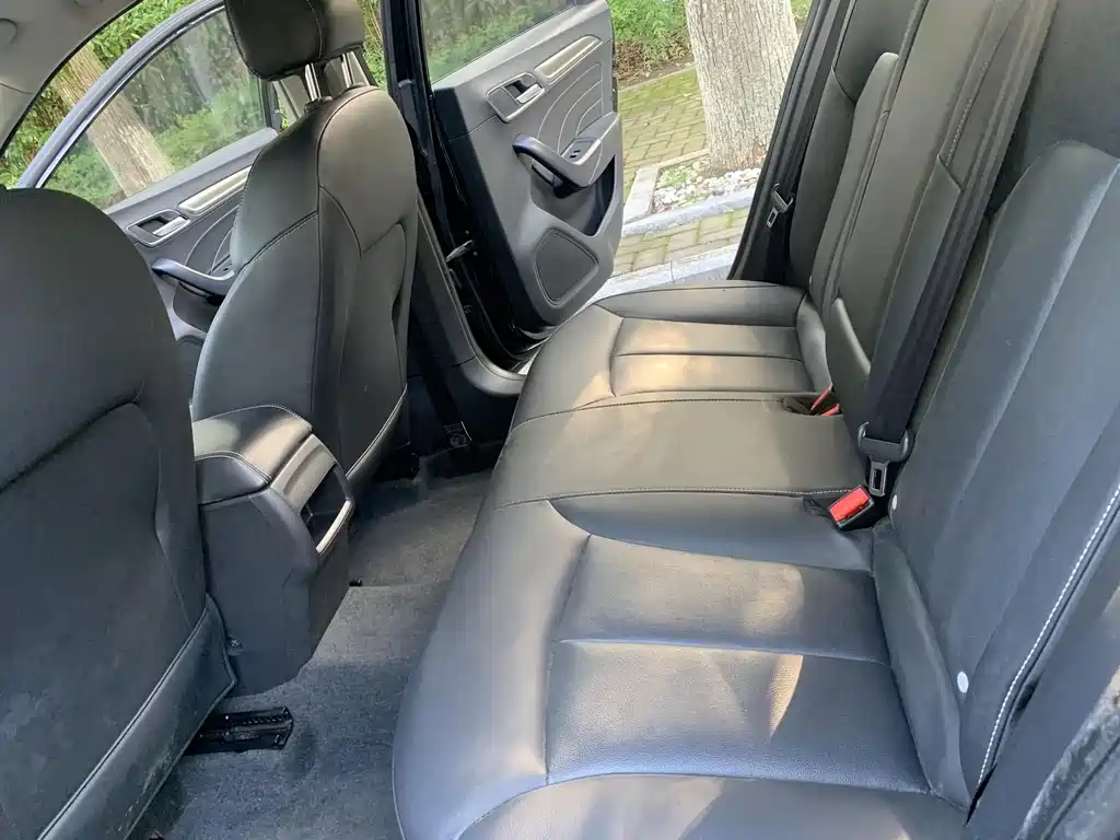 Roewe i6 Classic — миниатюра 11