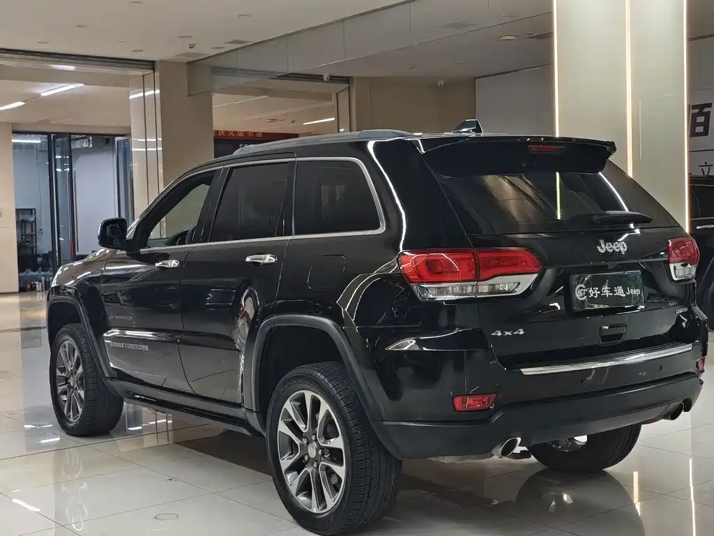 Jeep Grand Cherokee (Import) — миниатюра 16