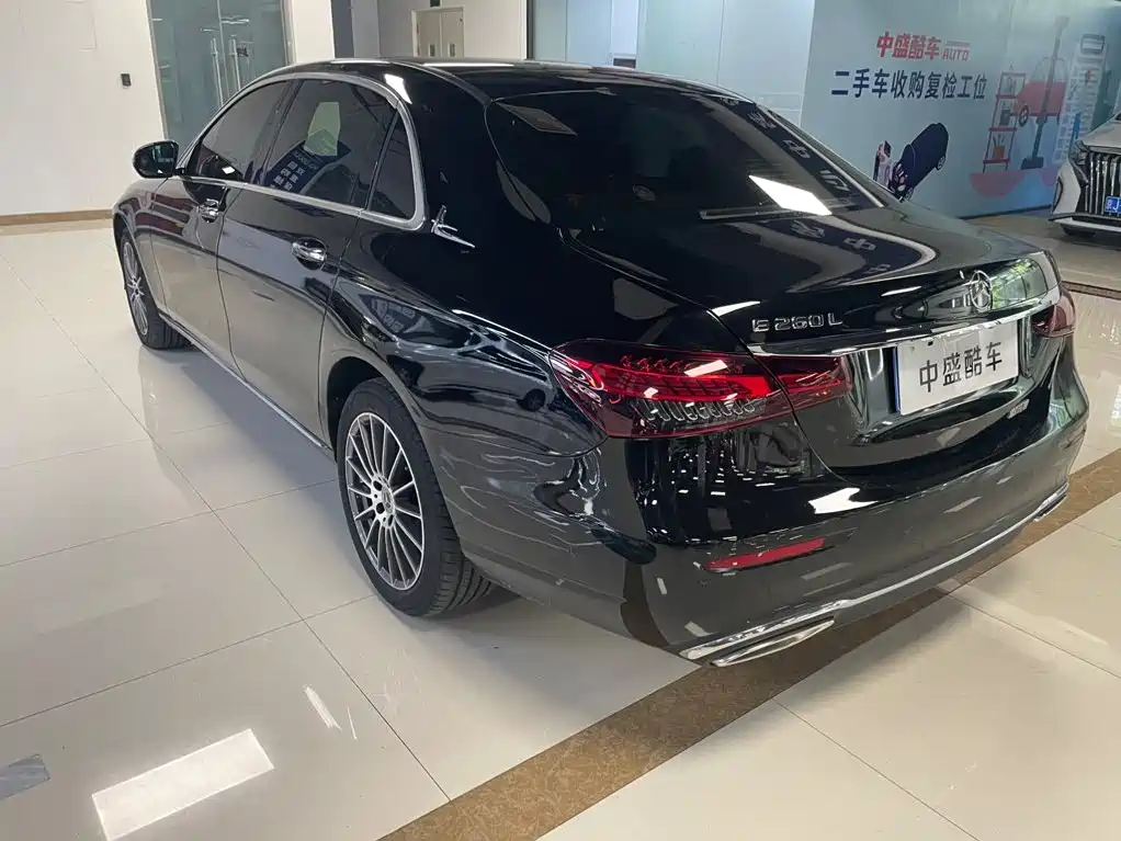 Mercedes-Benz E-Class — миниатюра 4