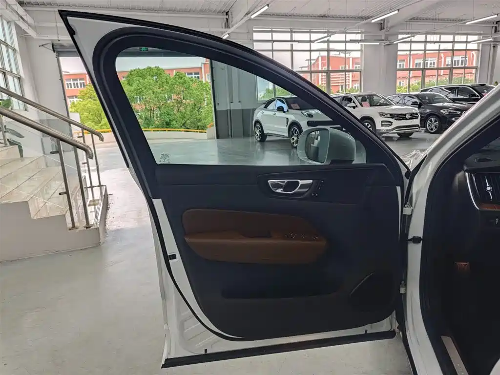 Volvo XC60 2020 T5 Luxury