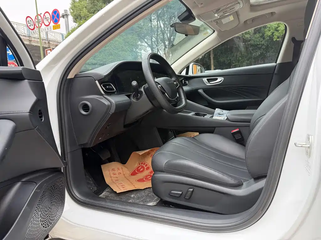 Roewe D7 — миниатюра 6