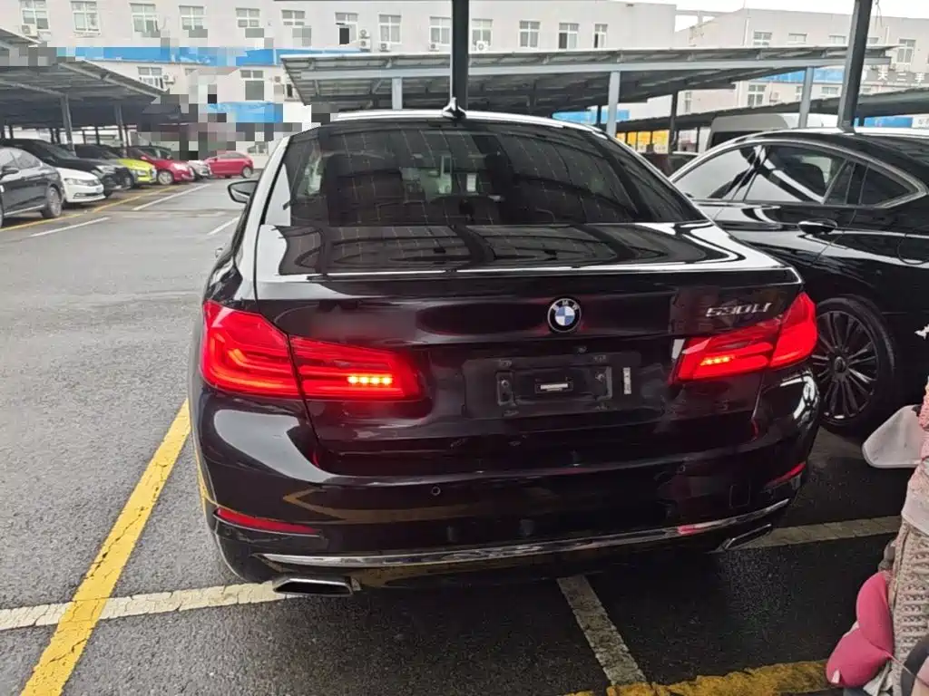 BMW 5 Series — миниатюра 6