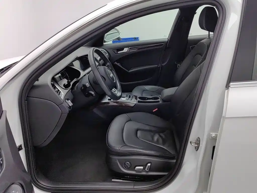 Audi A4L — миниатюра 10