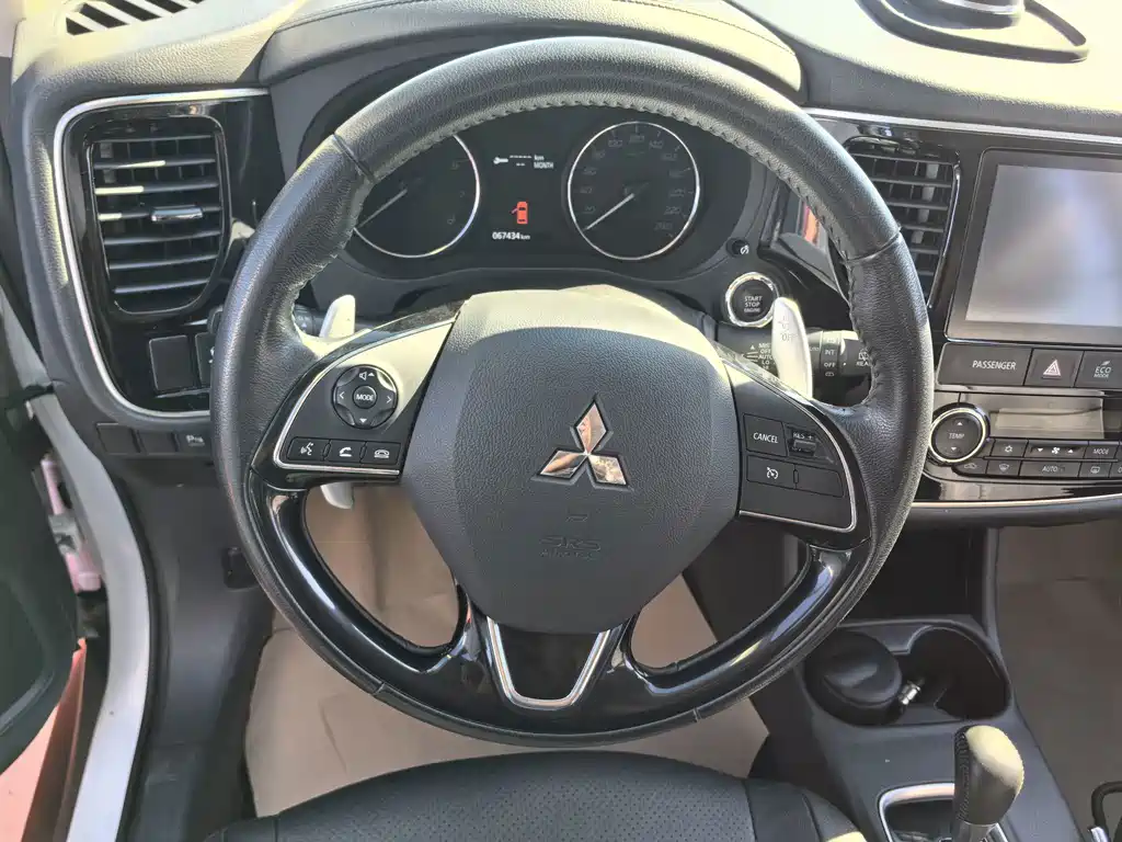 Mitsubishi Outlander — миниатюра 13