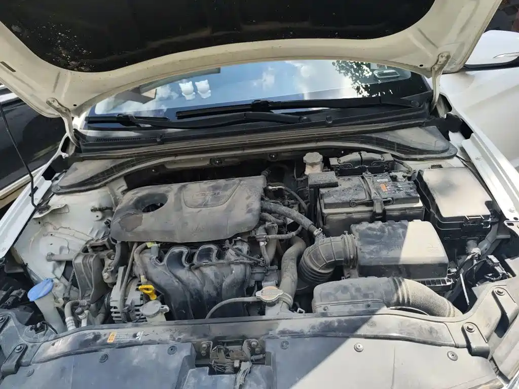 Hyundai Elantra — миниатюра 11