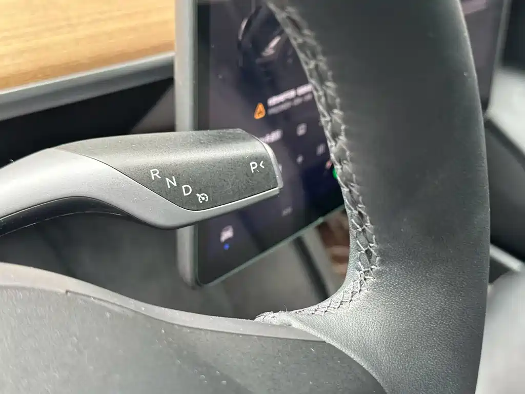 Tesla Model 3 — миниатюра 12