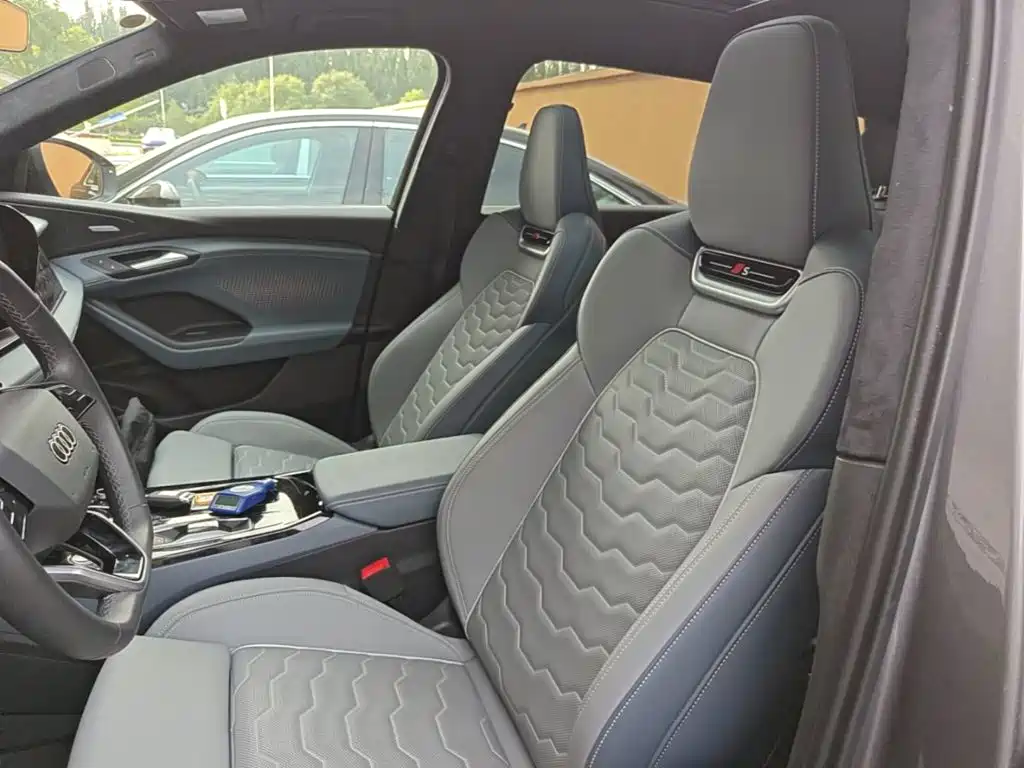 Audi Q6L e-tron — миниатюра 15