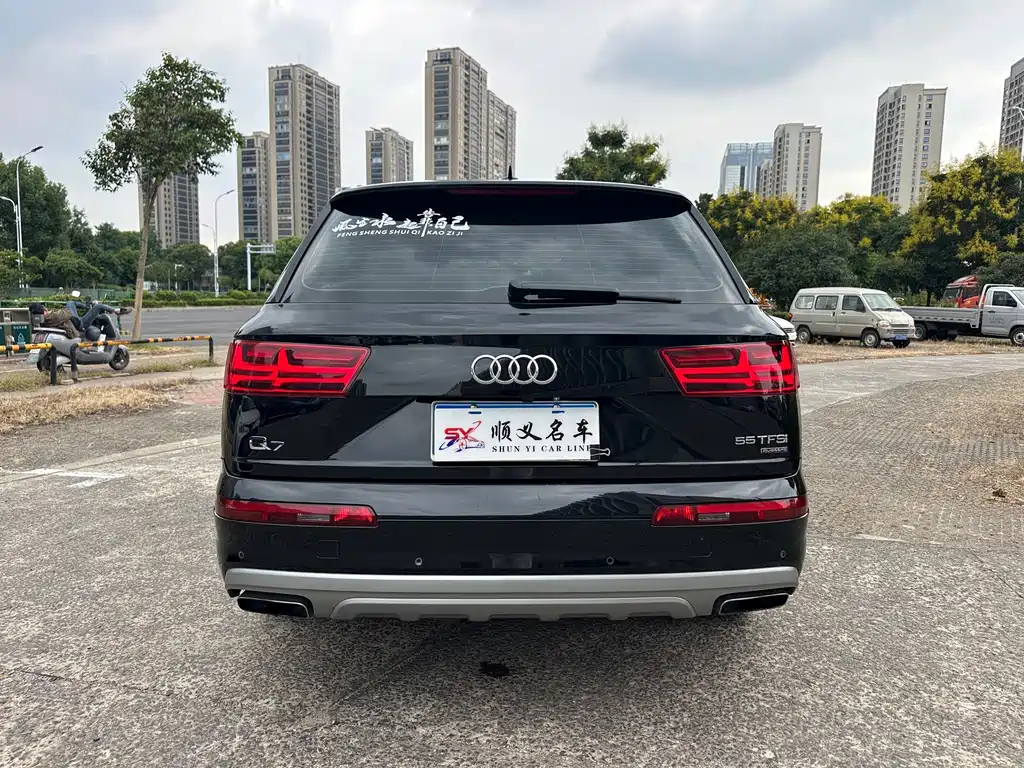 Audi Q7 — миниатюра 3
