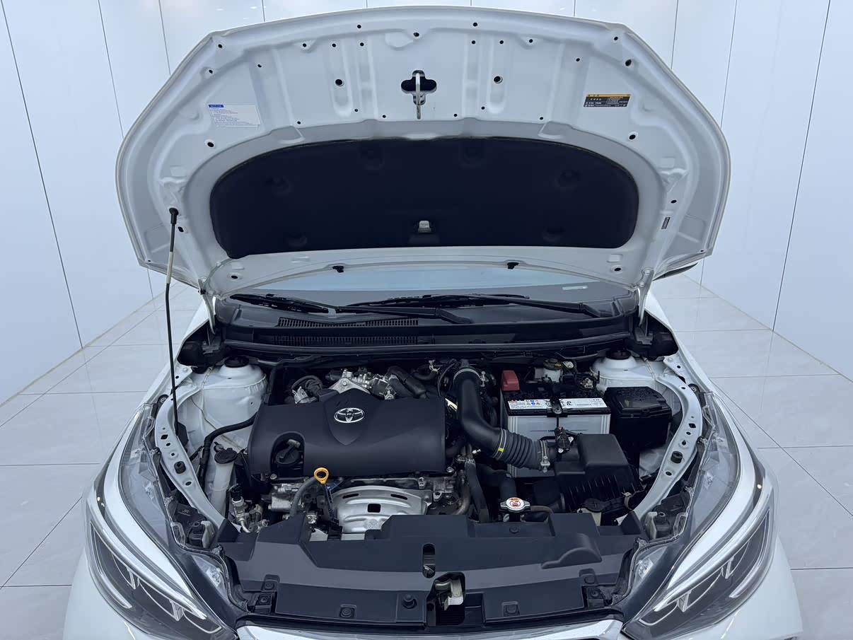 Toyota YARiS L Zhi Xuan 1.5 л 2022 г. Белый, пробег 40000 км