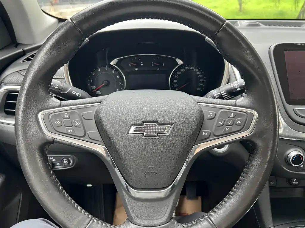 Chevrolet Equinox — миниатюра 16