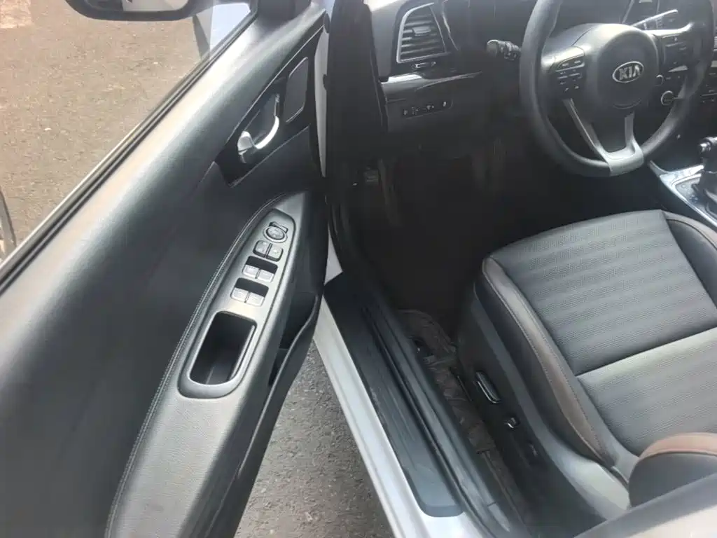 Kia K4 — миниатюра 16