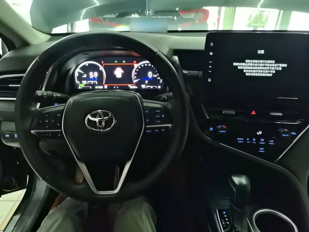 Toyota Camry — миниатюра 10
